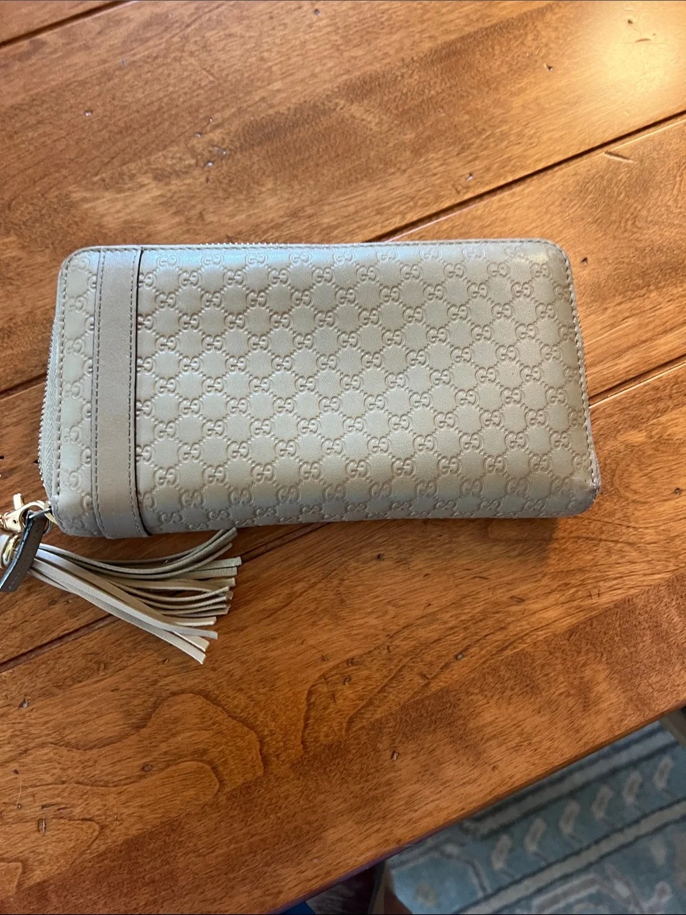 Gucci Light Gray Signature Leather Zip Wallet with Tassel Accent MicrGucciassima